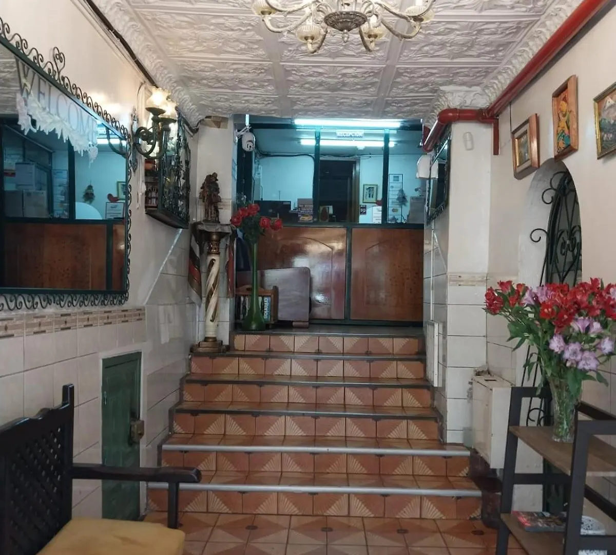Hostal Benalcazar Quito 3*,